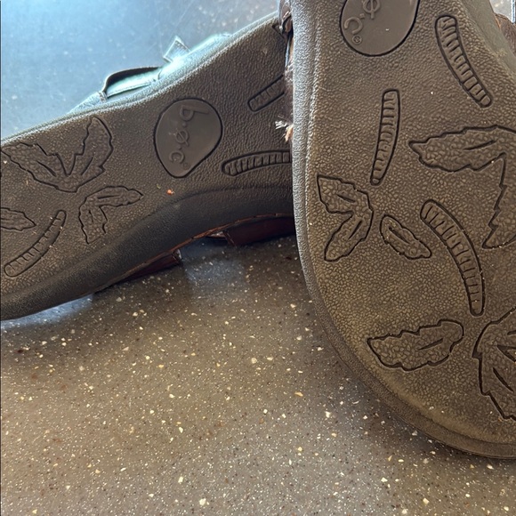 boc Brown Sandals with Contoured Footbed and Adjustable Straps - Picture 4 of 4